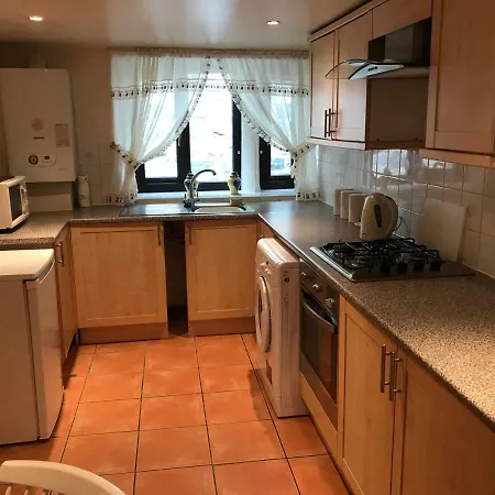 Будинок відпочинку The Cottage, Cosy 2 Bedroom Pet Friendly Perfect For Contractors Free Secure Parking,cctv *