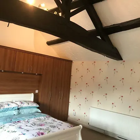 別荘 The Cottage, Cosy 2 Bedroom Pet Friendly Perfect For Contractors Free Secure Parking,cctv リーズ