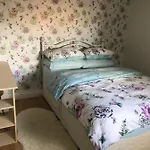 Holiday home The Cottage, Cosy 2 Bedroom Pet Friendly Perfect For Contractors Free Secure Parking,cctv *