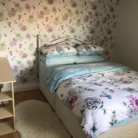 Сasa de vacaciones The Cottage, Cosy 2 Bedroom Pet Friendly Perfect For Contractors Free Secure Parking,cctv *