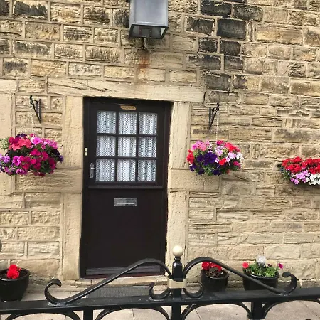 The Cottage, Cosy 2 Bedroom Pet Friendly Perfect For Contractors Free Secure Parking,cctv Holiday home *