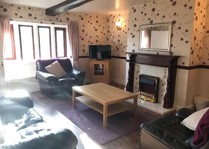 The Cottage, Cosy 2 Bedroom Pet Friendly Perfect For Contractors Free Secure Parking,cctv Holiday home Leeds (West Yorkshire)
