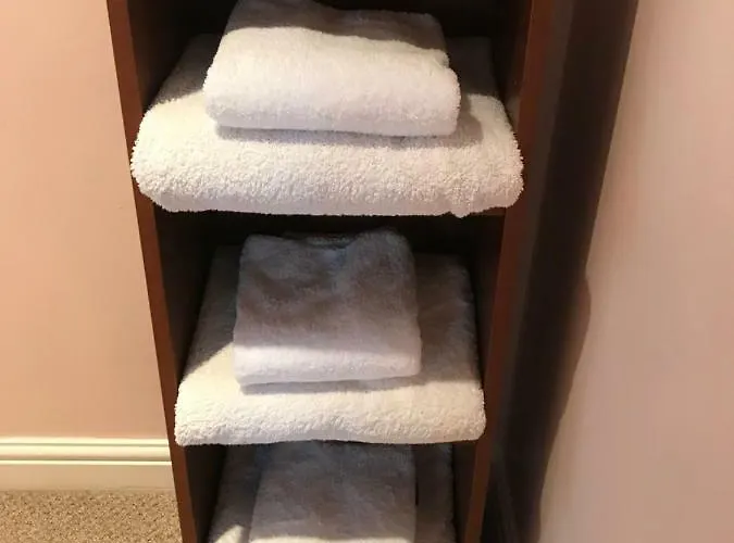 Holiday home The Cottage, Cosy 2 Bedroom Pet Friendly Perfect For Contractors Free Secure Parking,cctv